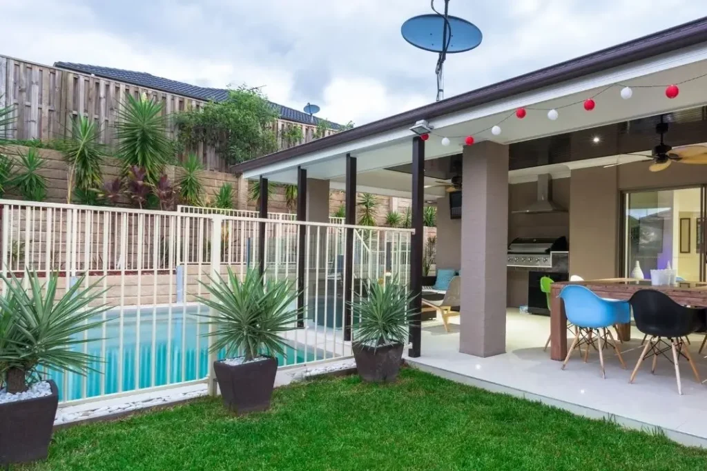 aluminium pool fence